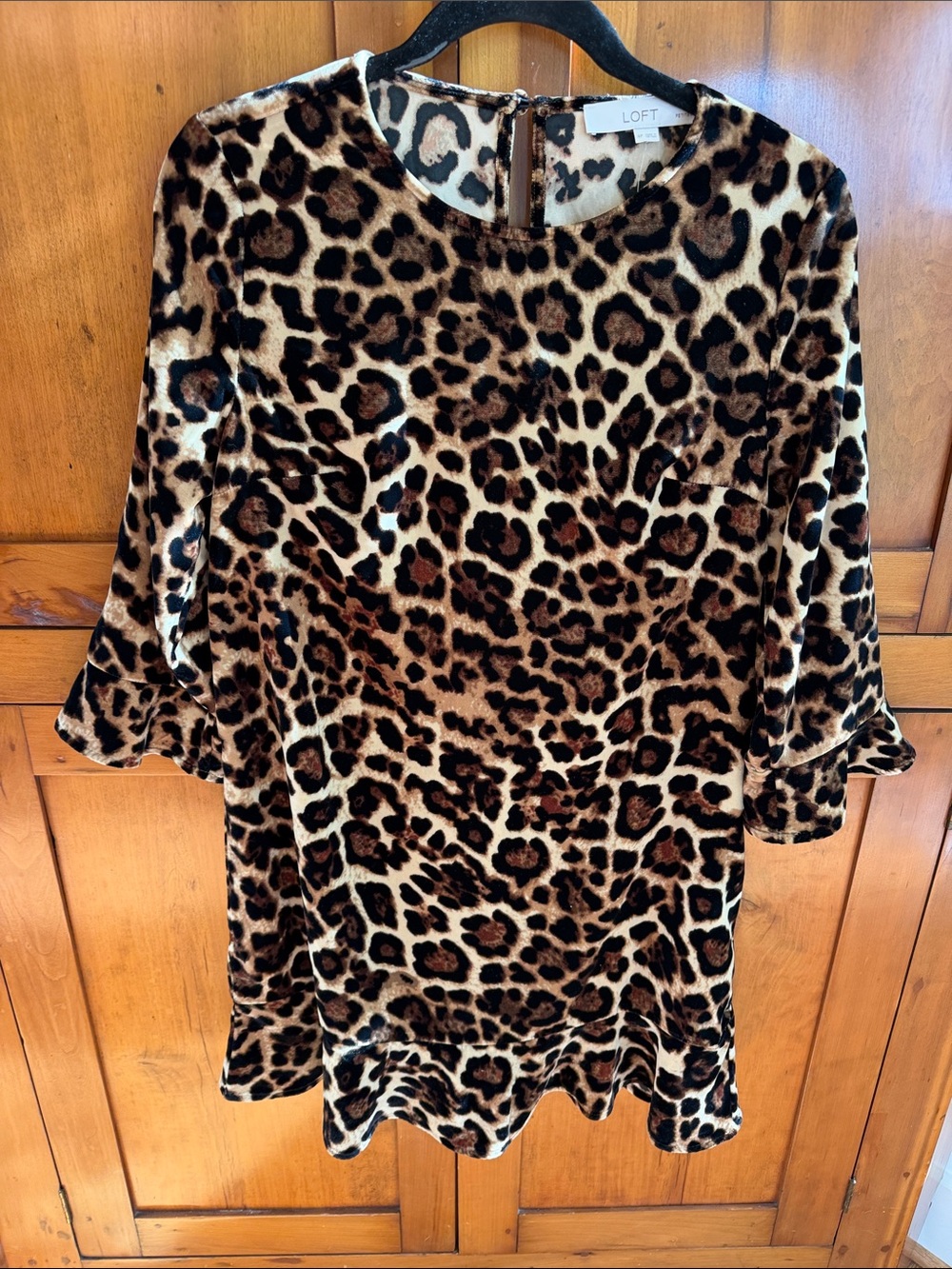 NWTLOFT Leopard Print Velvet Dress w/ Ruffle sleeves & ruffled at the seam, 4P